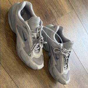 Nike Taupe/Beige Low-Top Mesh & Suede Sneakers. Size 9 women.